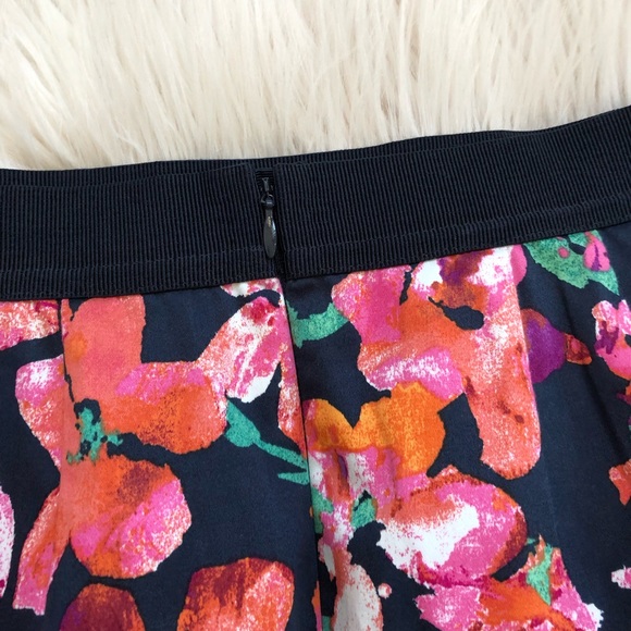 Ann Taylor floral pencil skirt - Picture 5 of 6